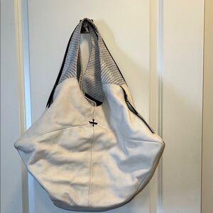 Pour Le Victorie Satchel